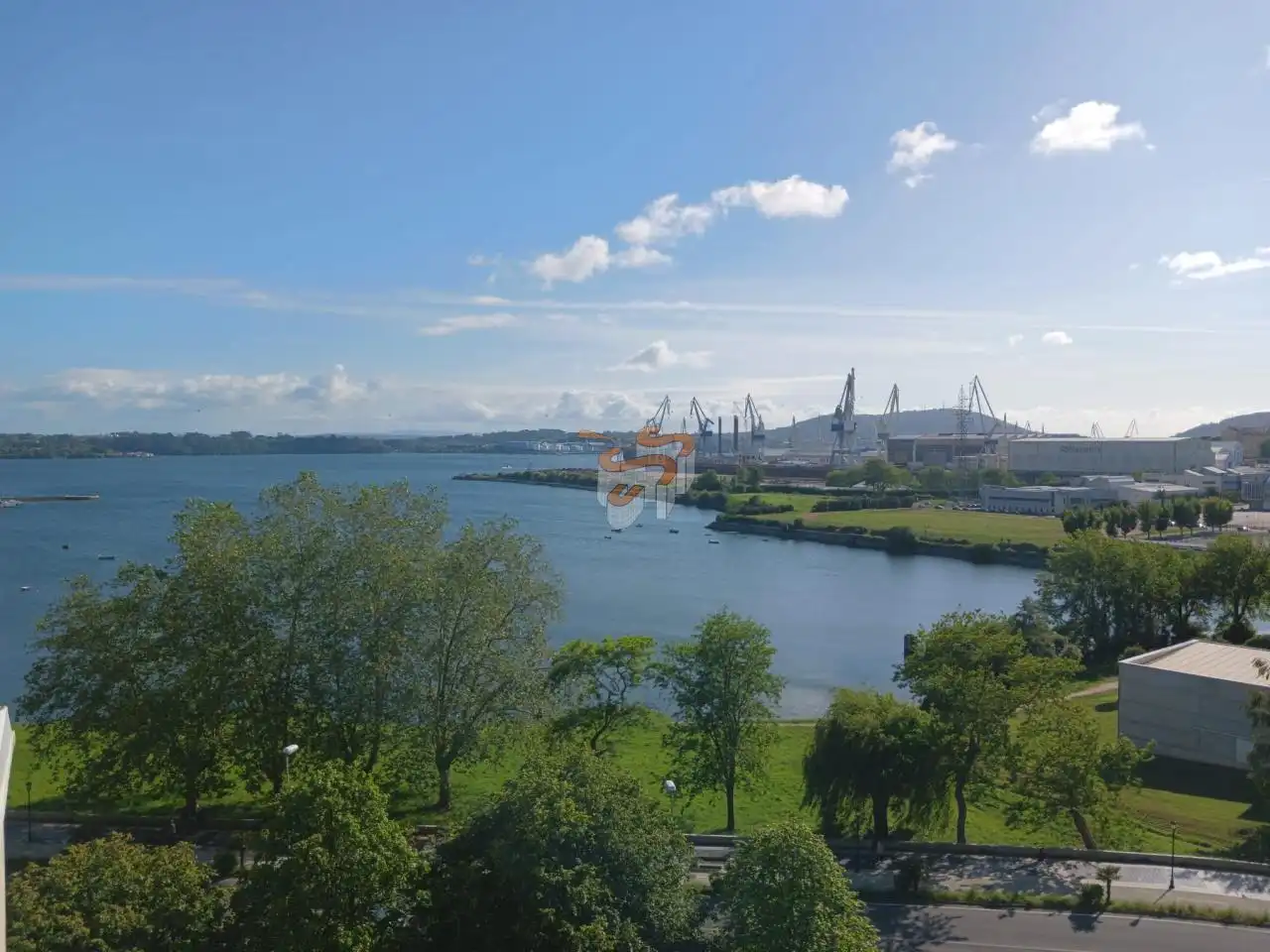 Vista exterior de Apartamento en venta en Ferrol con Calefacción y Amueblado