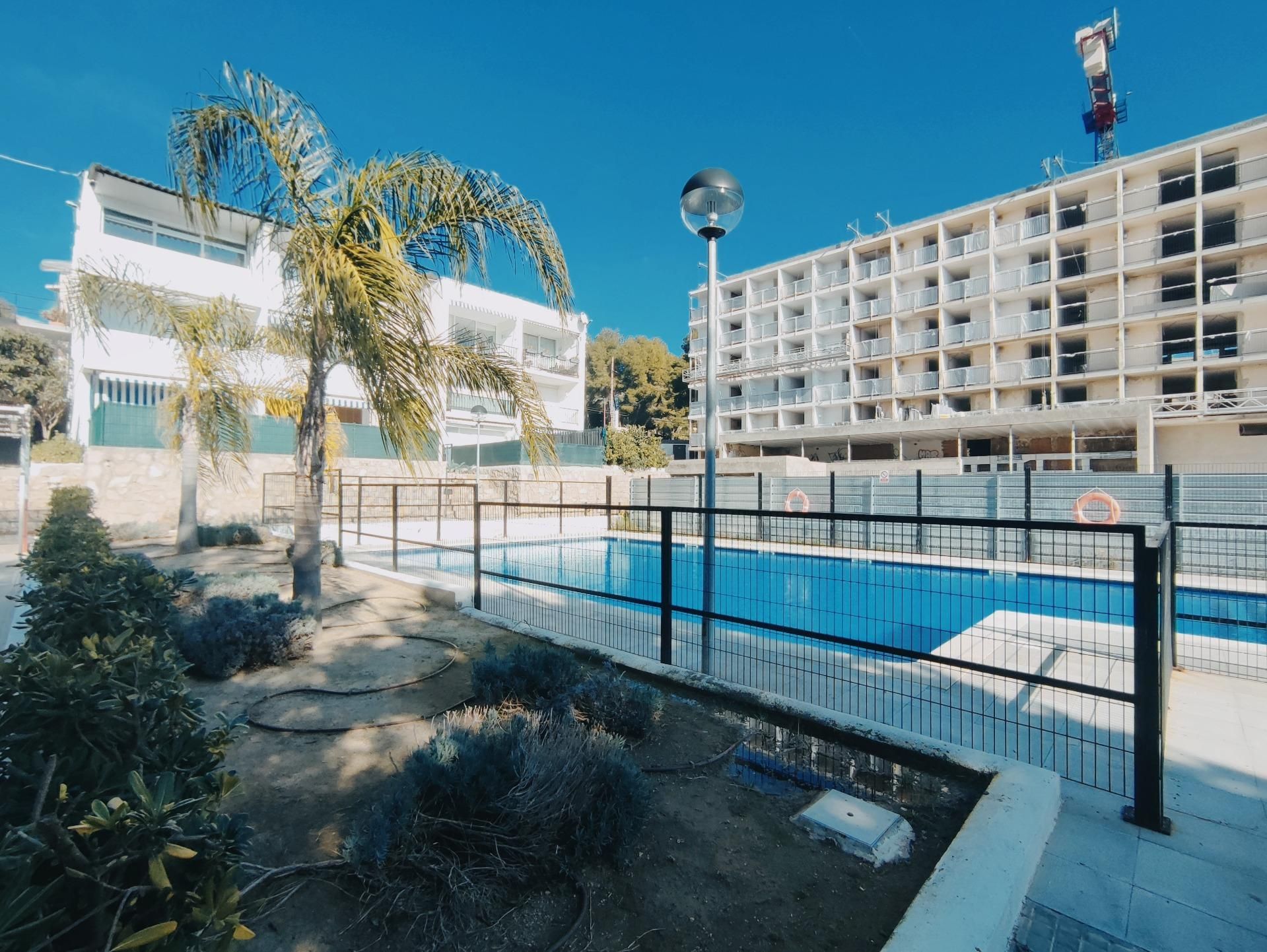 Piscina de Apartament en venda en Salou amb Balcó i Piscina comunitària