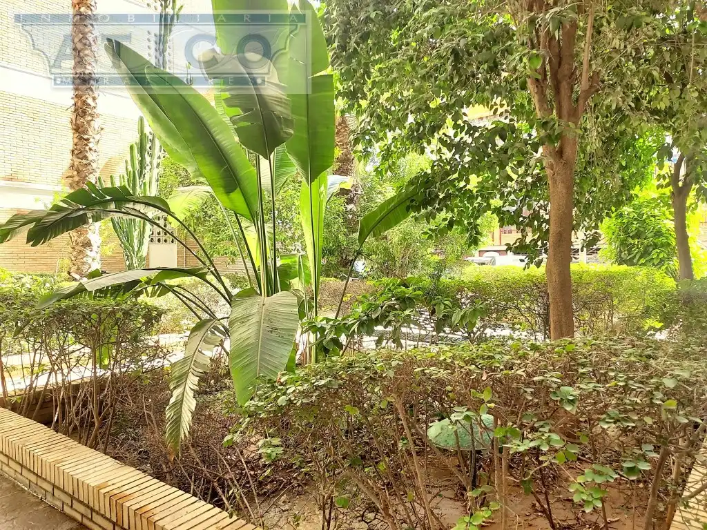 Vista exterior de Piso en venta en Sevilla con Aire acondicionado, Jardín privado y Piscina