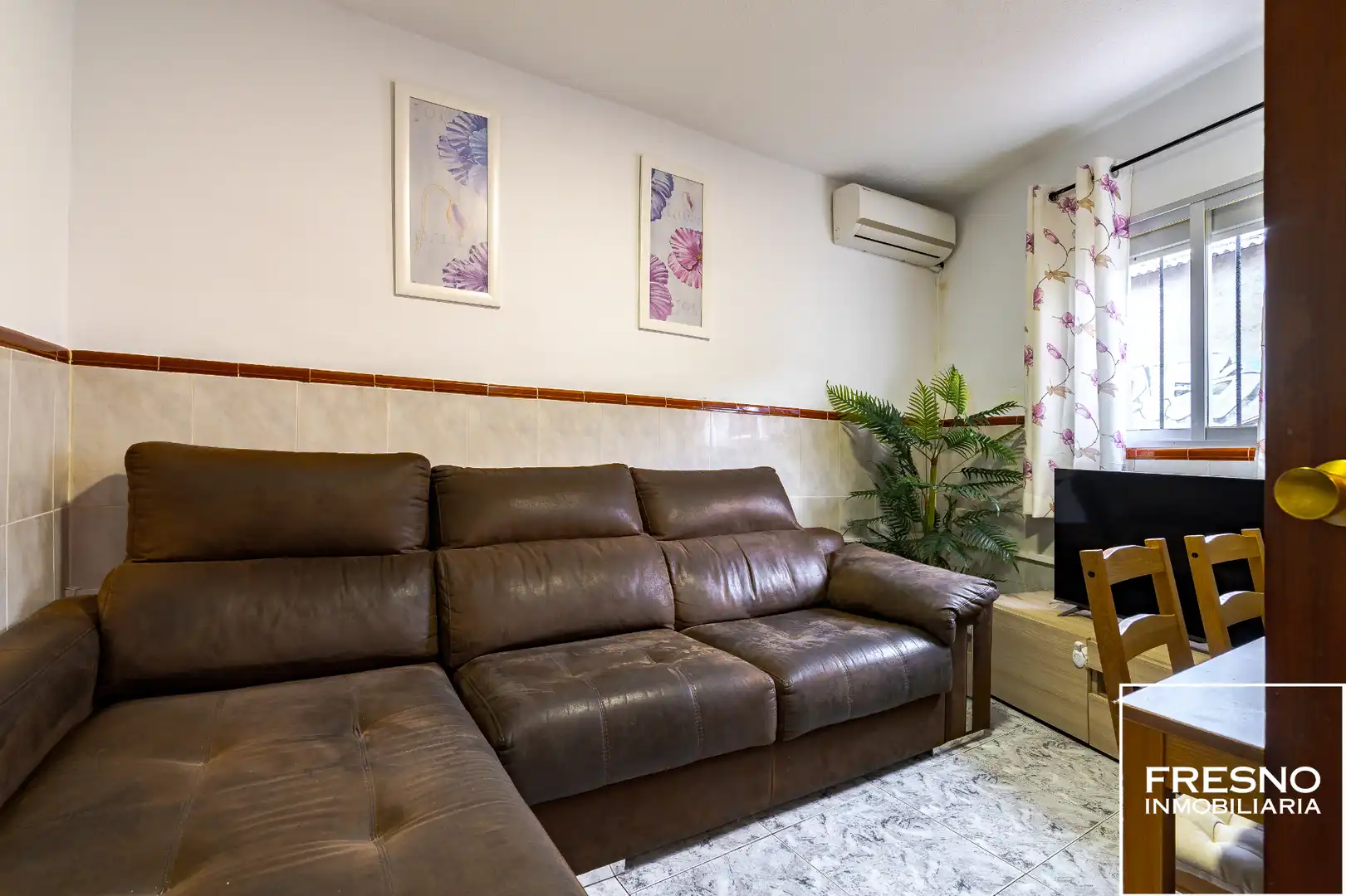Sala de estar de Casa o chalet en venta en Cobeña con Calefacción y Horno