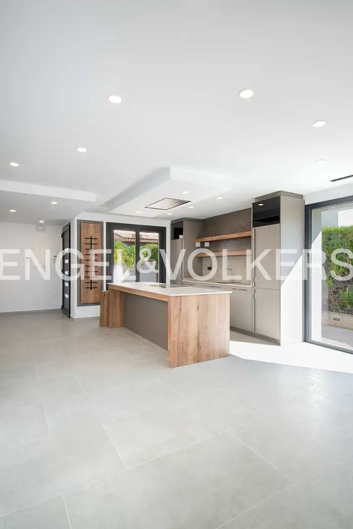 Terraced house with terrace for sale in Carrer Requesens, imagen 13