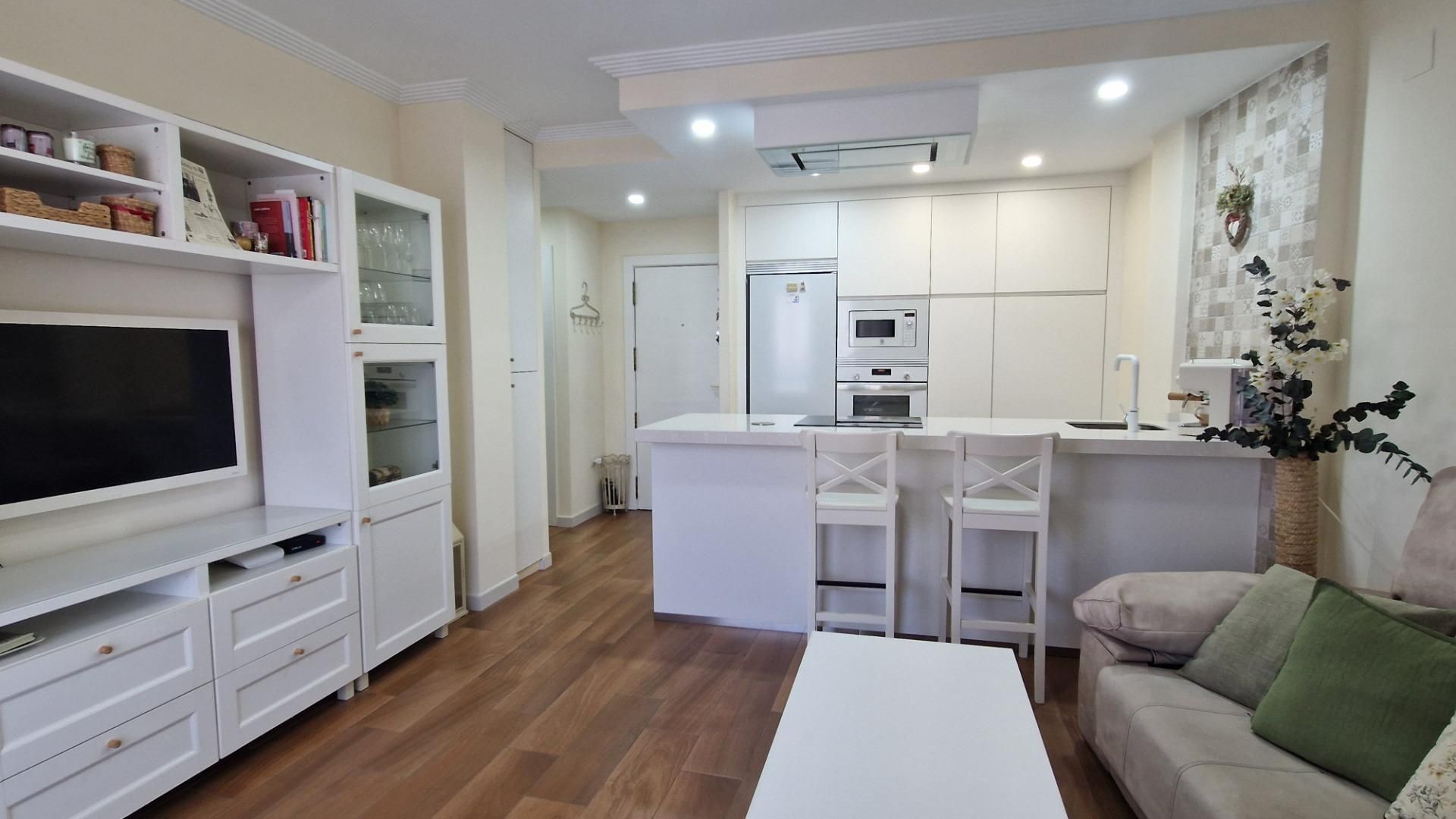 Cuina de Apartament de lloguer en Jerez de la Frontera amb Aire condicionat i Terrassa