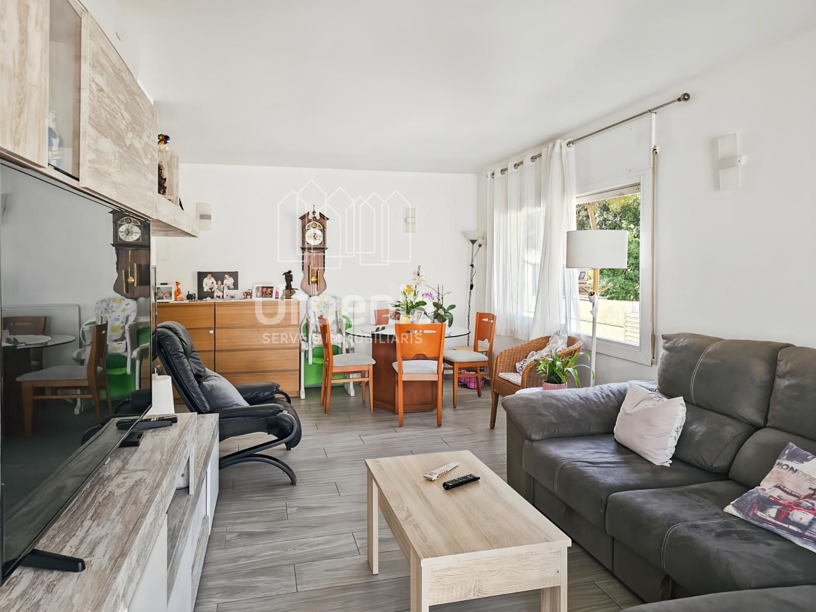 Living room of Flat for sale in Sant Andreu de Llavaneres  with Air Conditioner, Terrace and Swimming Pool