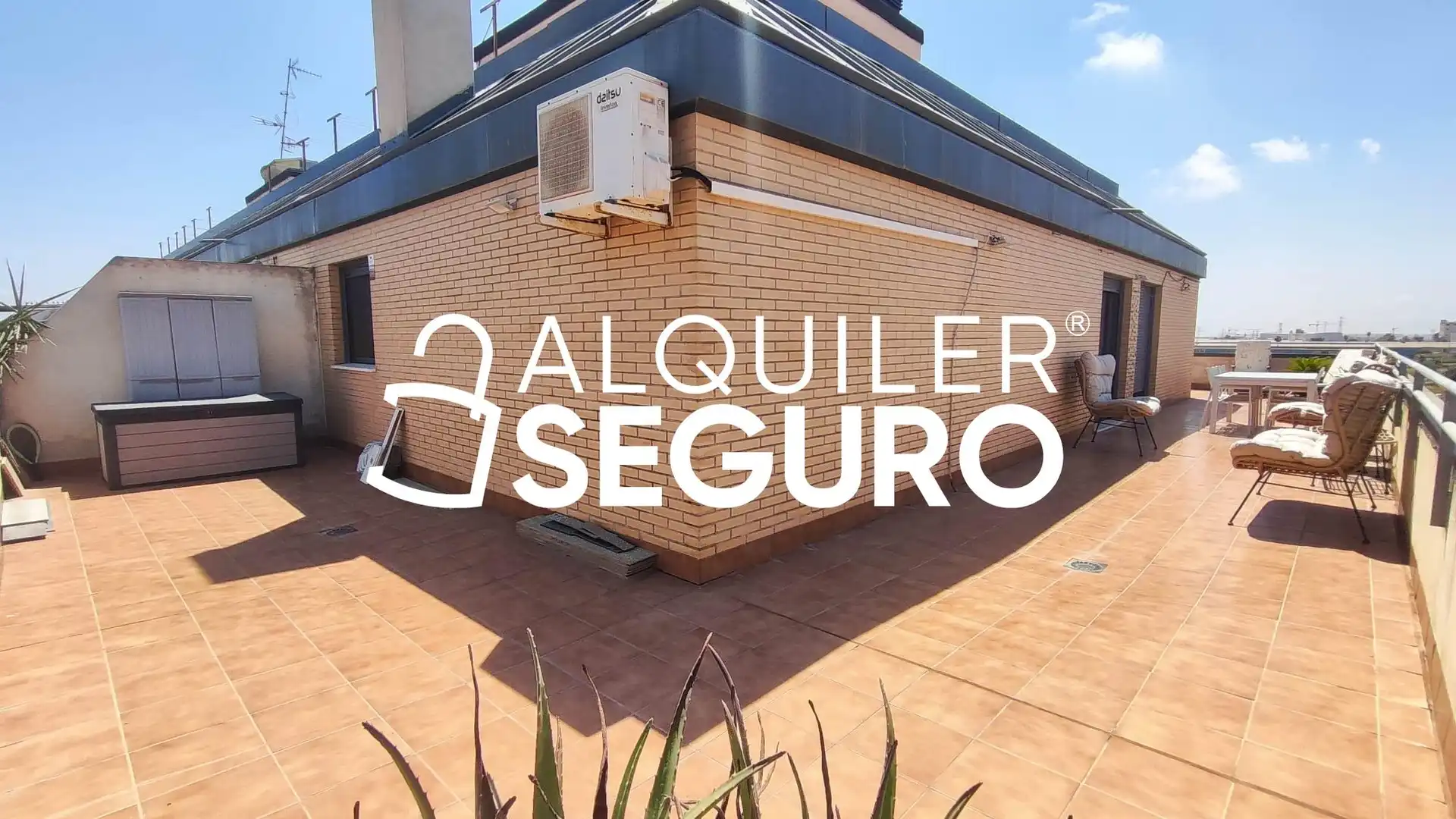Dachboden zur Miete in Sagunto / Sagunt mit Klimaanlage, Terrasse und Abstellraum