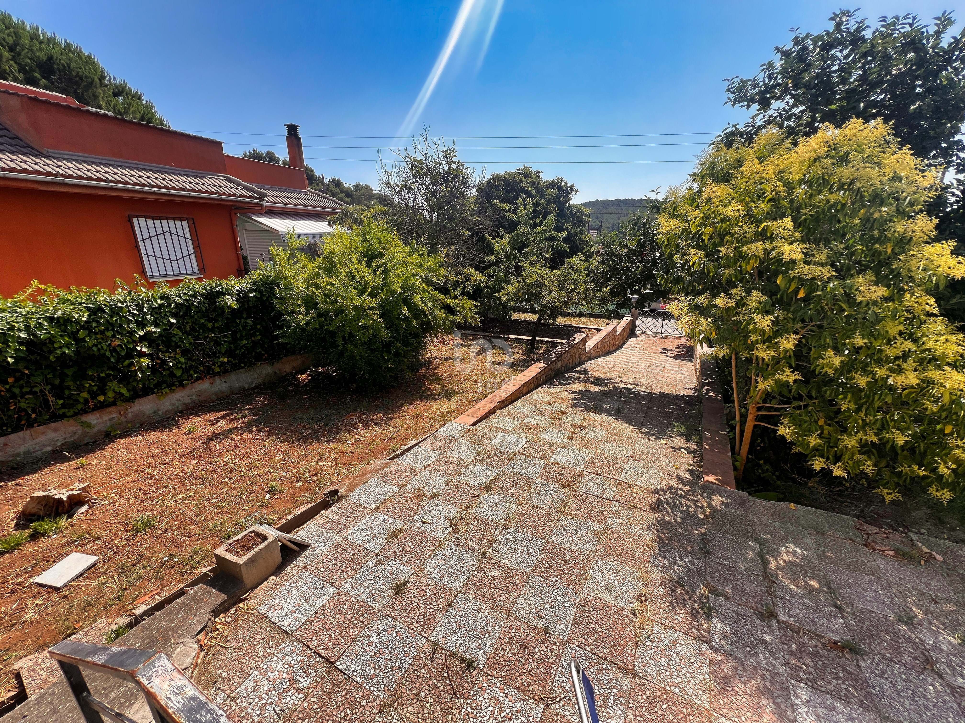 Garden of House or chalet for sale in Mediona  with Heating