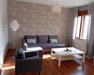 Sala d'estar de Apartament en venda en  Logroño amb Calefacció, Parquet i Balcó