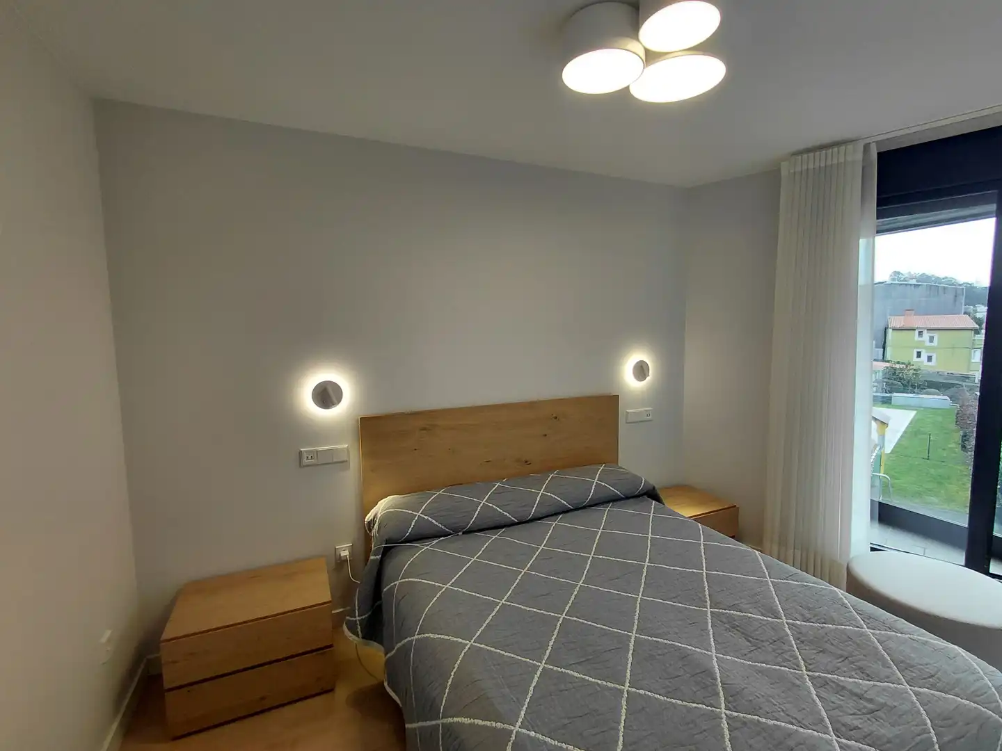 Schlafzimmer von Wohnung zum Verkauf in Oleiros mit Heizung, Privatgarten und Parkett
