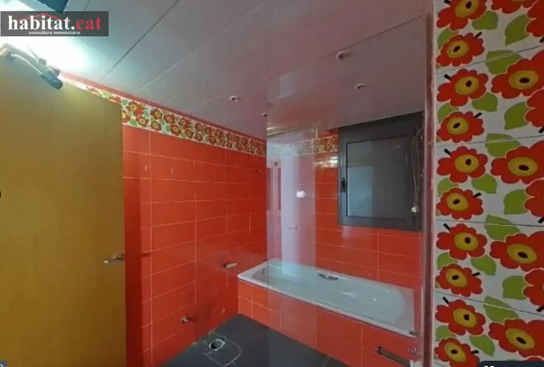 Baño de Casa o chalet en venta en Vilanova i la Geltrú con Piscina y Balcón