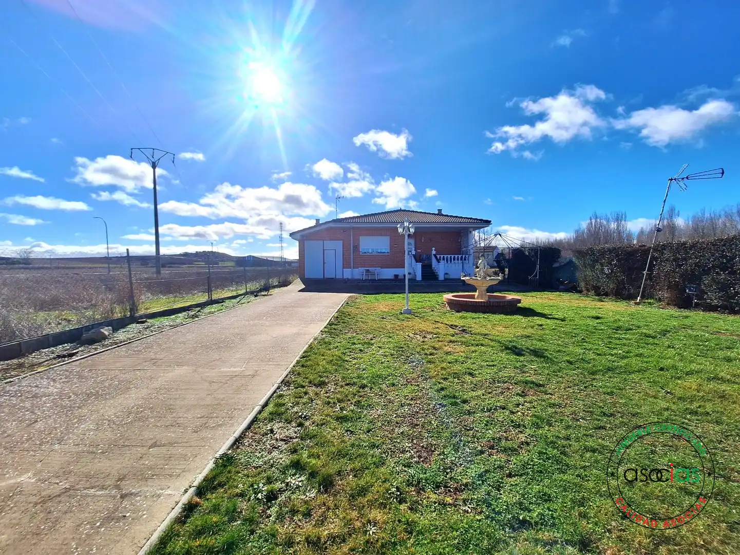 Vista exterior de Casa o chalet en venta en Sahagún con Calefacción y Jardín privado