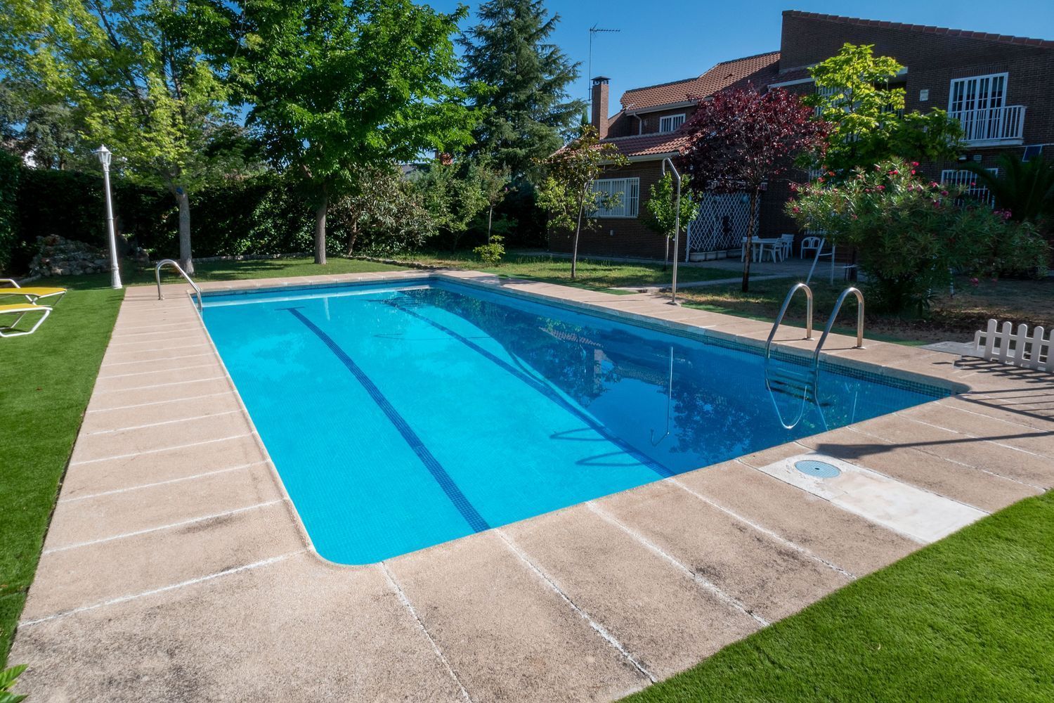 Swimming pool of Study to rent in Villanueva de la Cañada  with Air Conditioner, Private garden and Terrace