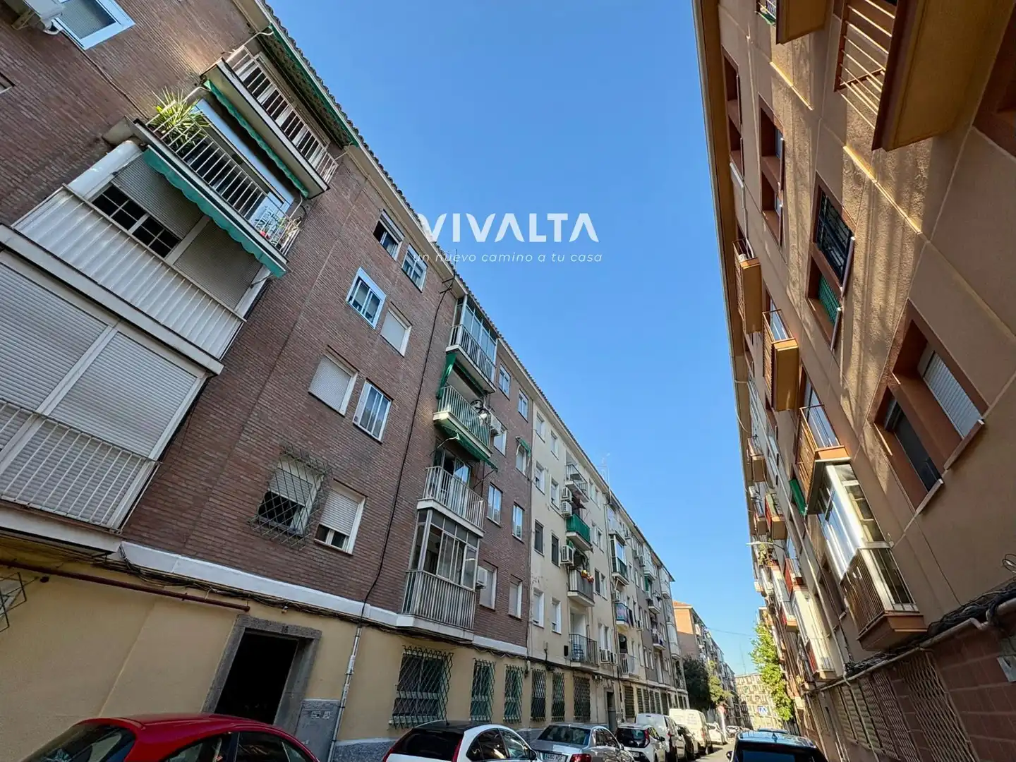 Vista exterior de Pis en venda en Madrid amb Calefacció