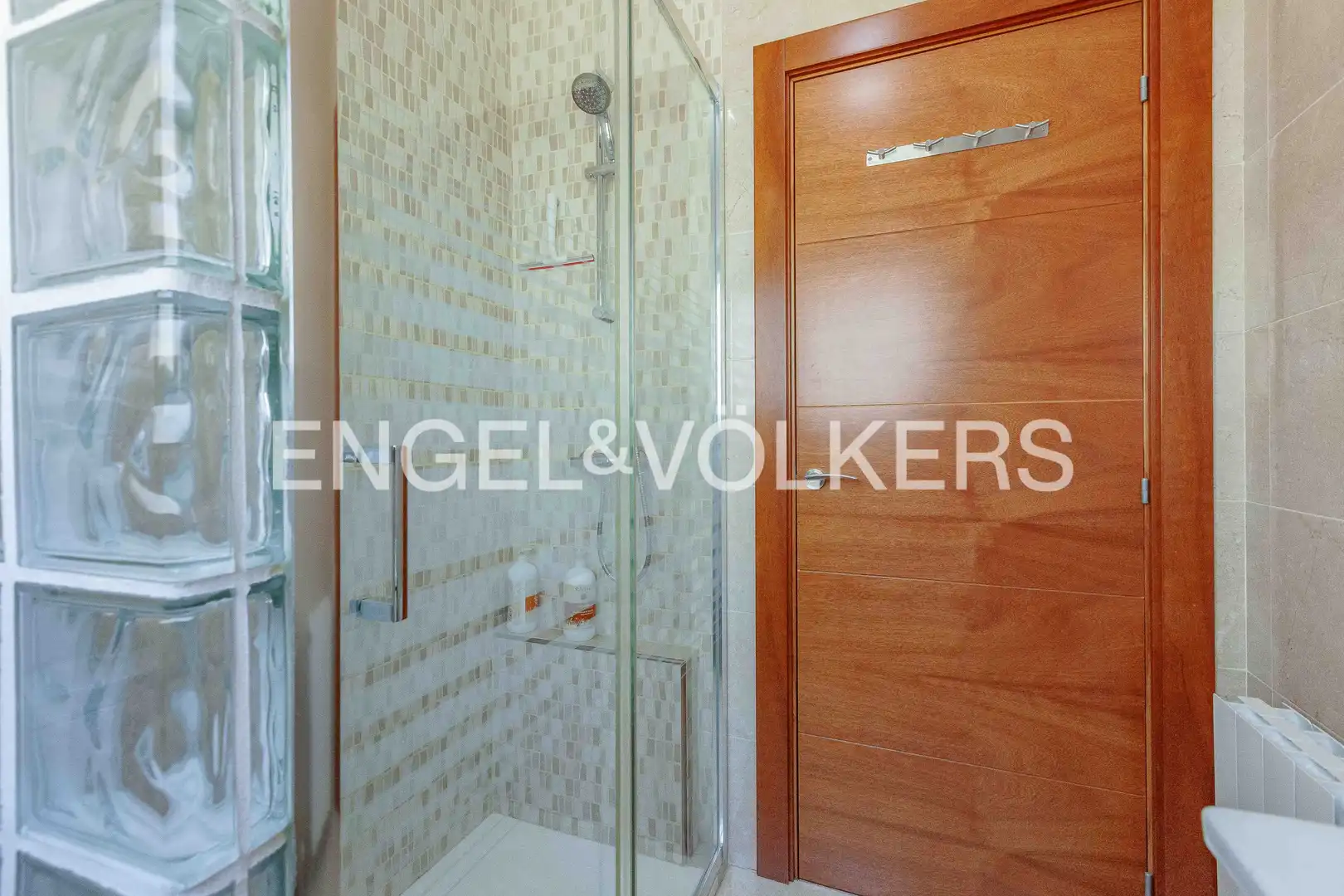 Baño de Casa o chalet de alquiler en Llinars del Vallès con Aire acondicionado, Calefacción y Jardín privado