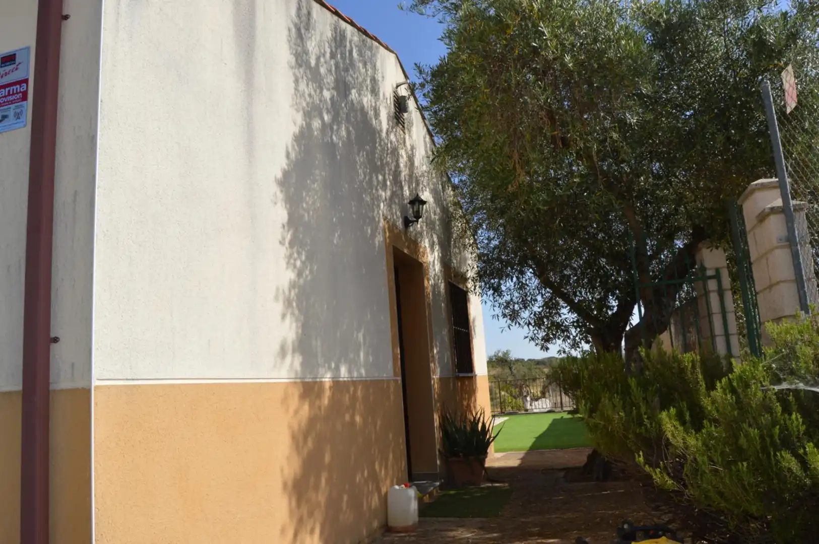 Exterior view of Country homes for sale in Alcuéscar  with Storage room and Swimming Pool