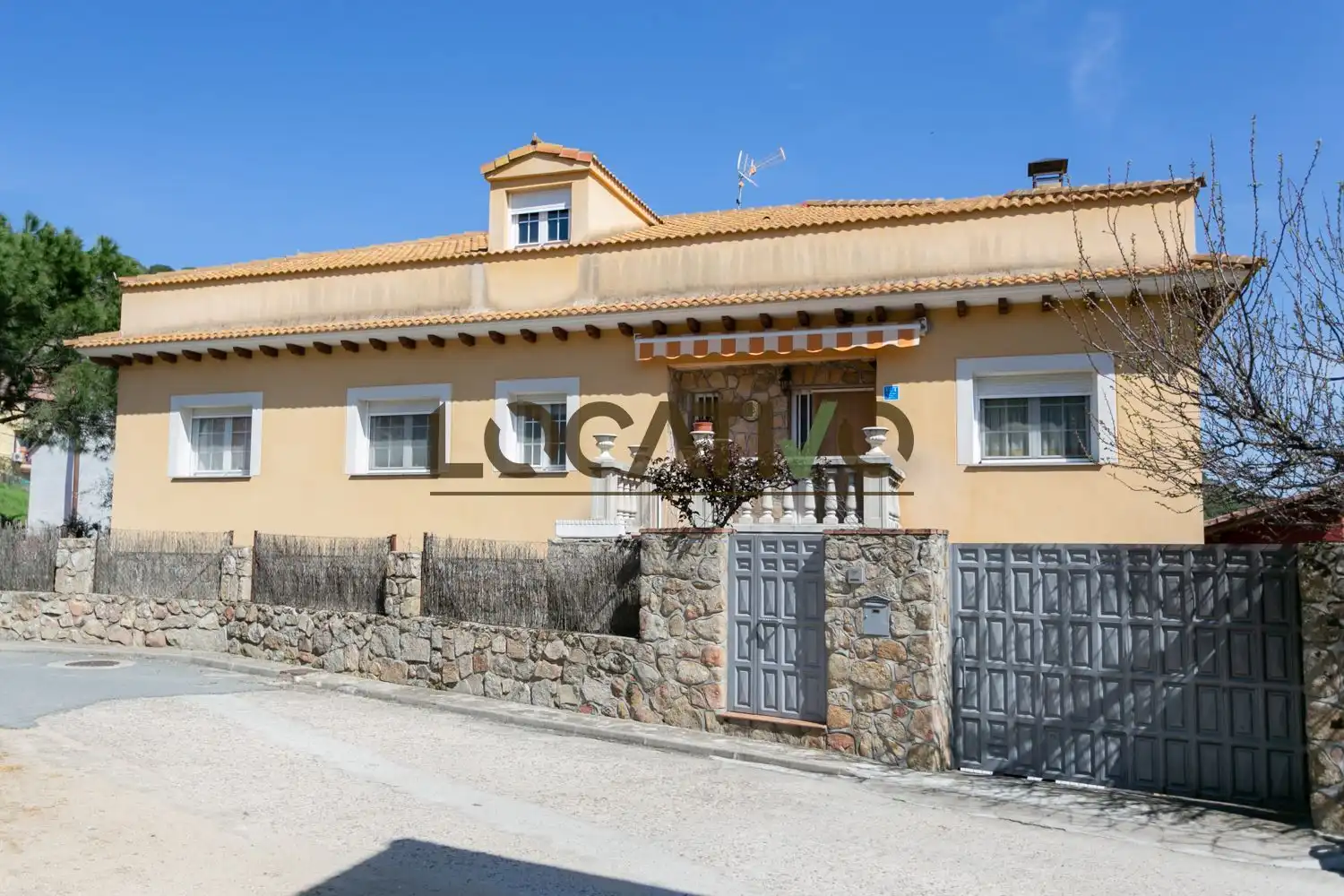 Vista exterior de Casa o chalet en venta en El Hoyo de Pinares  con Calefacción, Terraza y Trastero