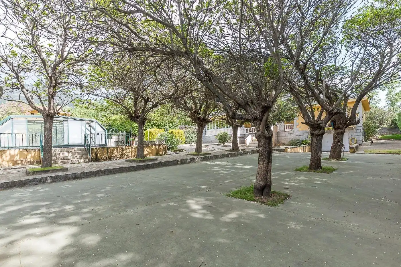 Vista exterior de Casa o chalet en venta en San Lorenzo de El Escorial con Calefacción, Alarma y Piscina comunitaria