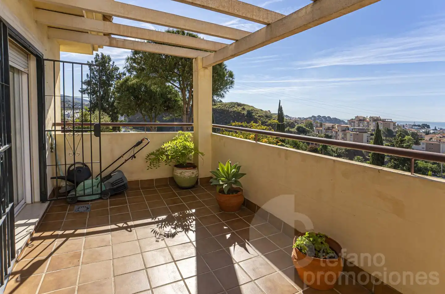 Terrassa de Casa adosada en venda en Málaga amb Aire condicionat, Jardí privat i Terrassa