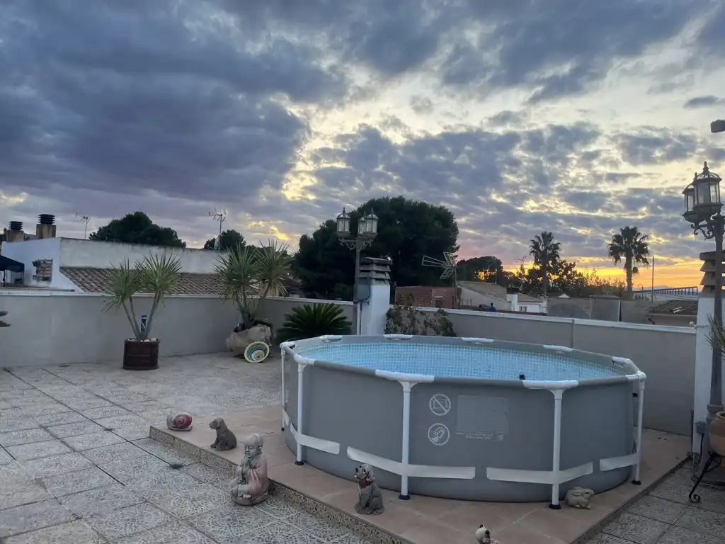 Piscina de Casa adosada en venda en Cieza amb Aire condicionat, Calefacció i Terrassa