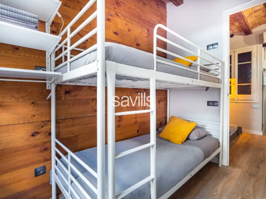 Habitación de Apartamento en venta en Barcelona con Aire acondicionado, Horno y Balcón
