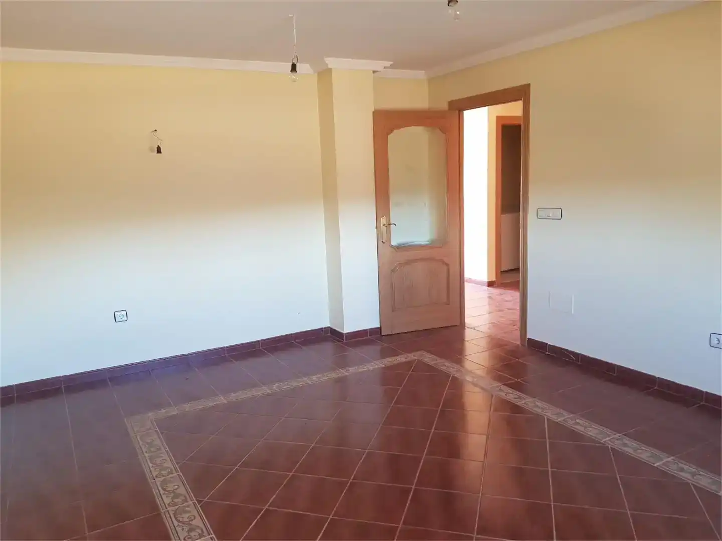 Casa adosada en venda en Molezuelas de la Carballeda amb Balcó