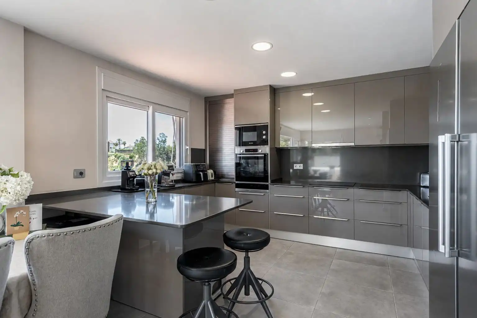 Cocina de Apartamento en venta en Benahavís con Aire acondicionado, Calefacción y Jardín privado