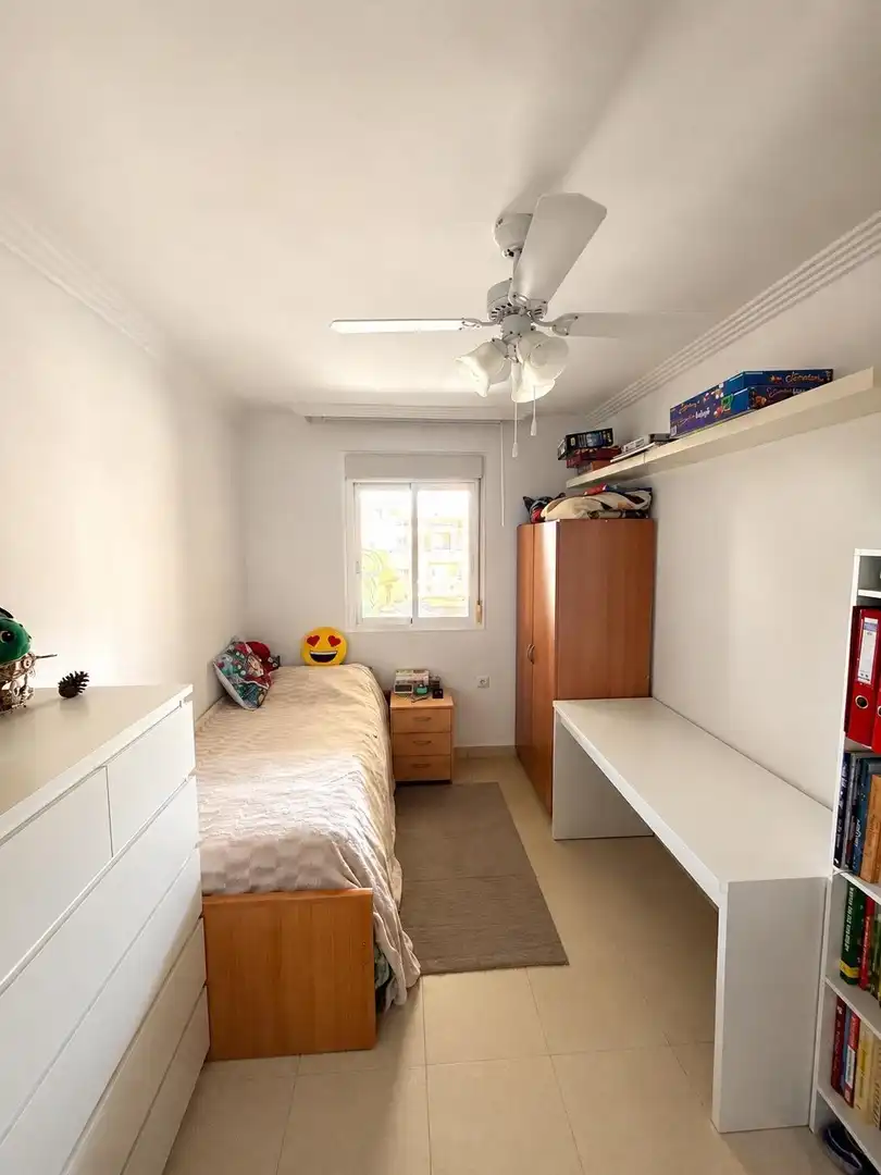 Schlafzimmer von Dachboden zum Verkauf in Málaga mit Klimaanlage, Terrasse und Abstellraum