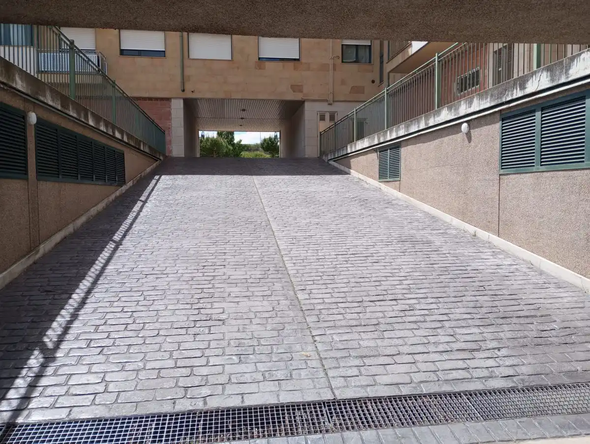 Exterior view of Garage for sale in Arroyo de la Encomienda