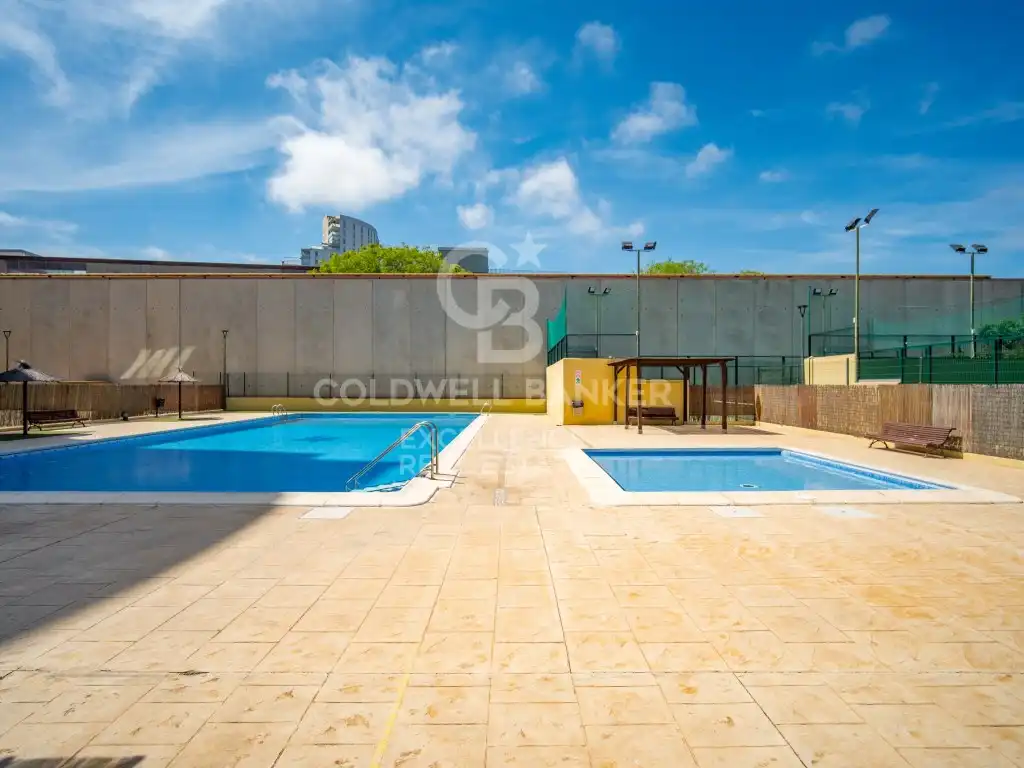 Swimming pool of Flat for sale in Valencia  with Air Conditioner, Terrace and Community pool
