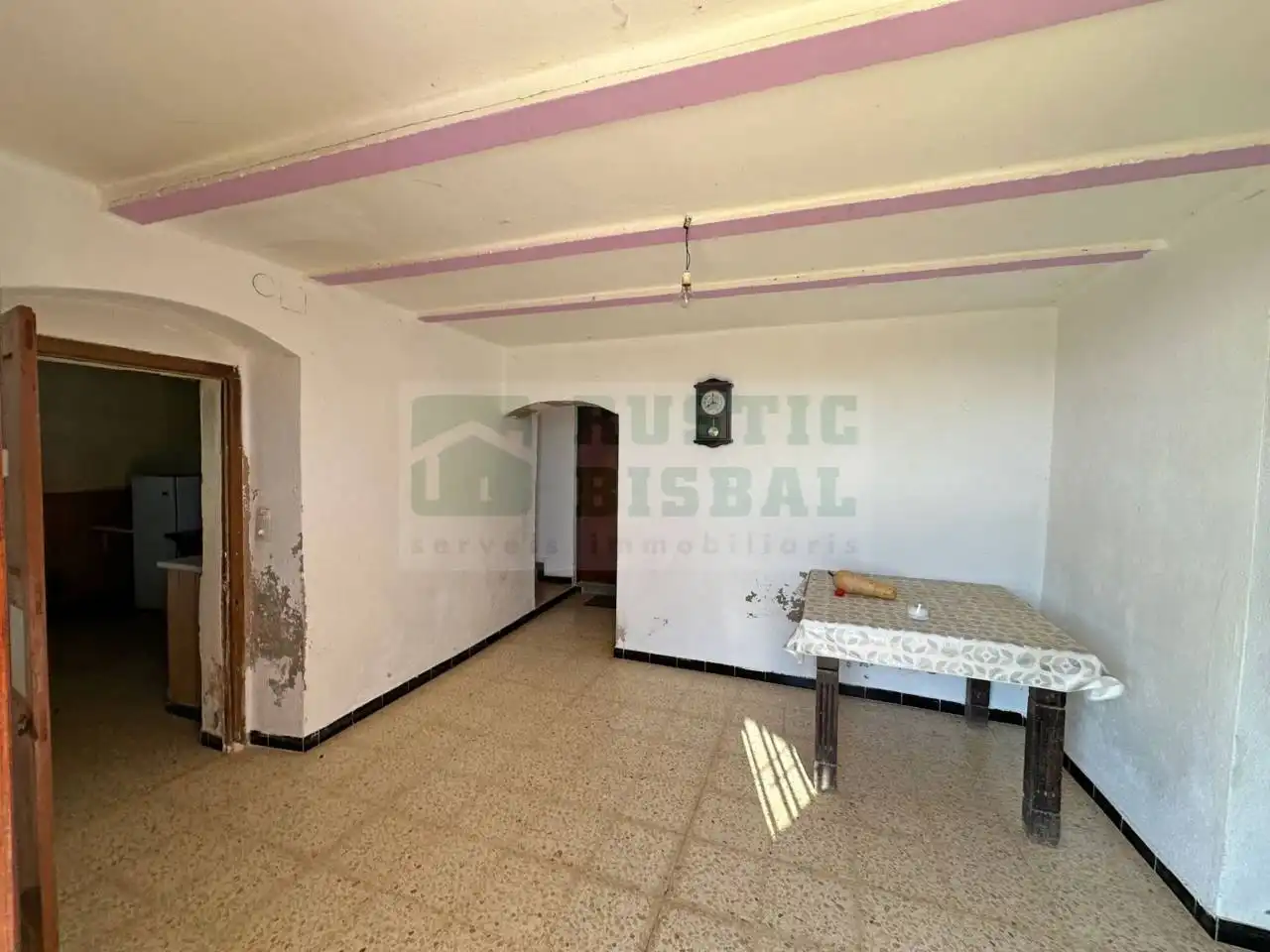 Sala d'estar de Finca rústica en venda en Sant Jordi Desvalls amb Calefacció, Jardí privat i Terrassa