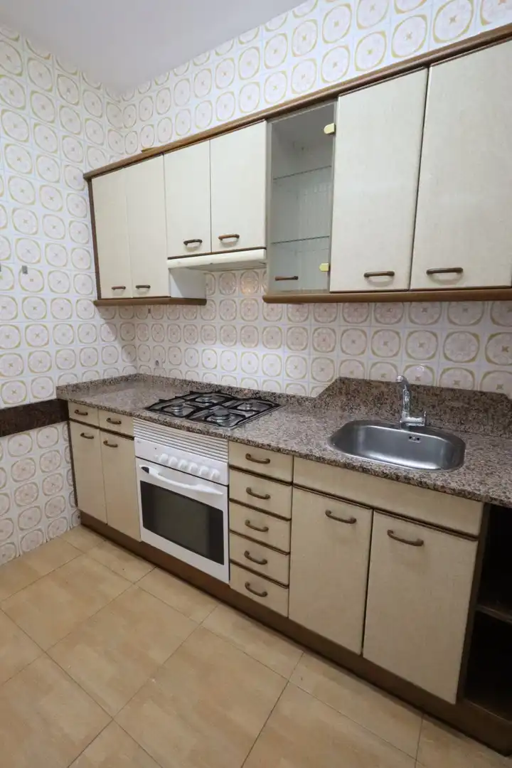 Cocina de Piso en venta en Barcelona con Calefacción, Balcón y Jacuzzi