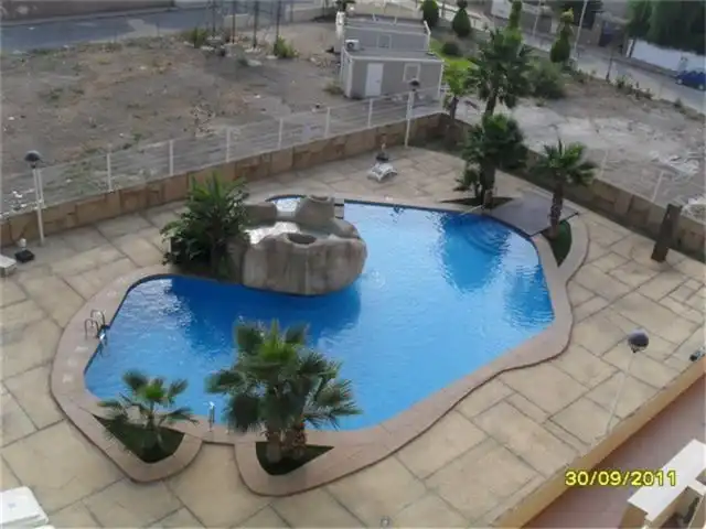 Ático con terraza en alquiler en Travesía San Moreras B 12