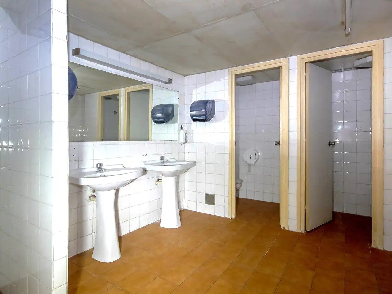 Local comercial en venda a Carrer de Fluvià 213, imagen 7