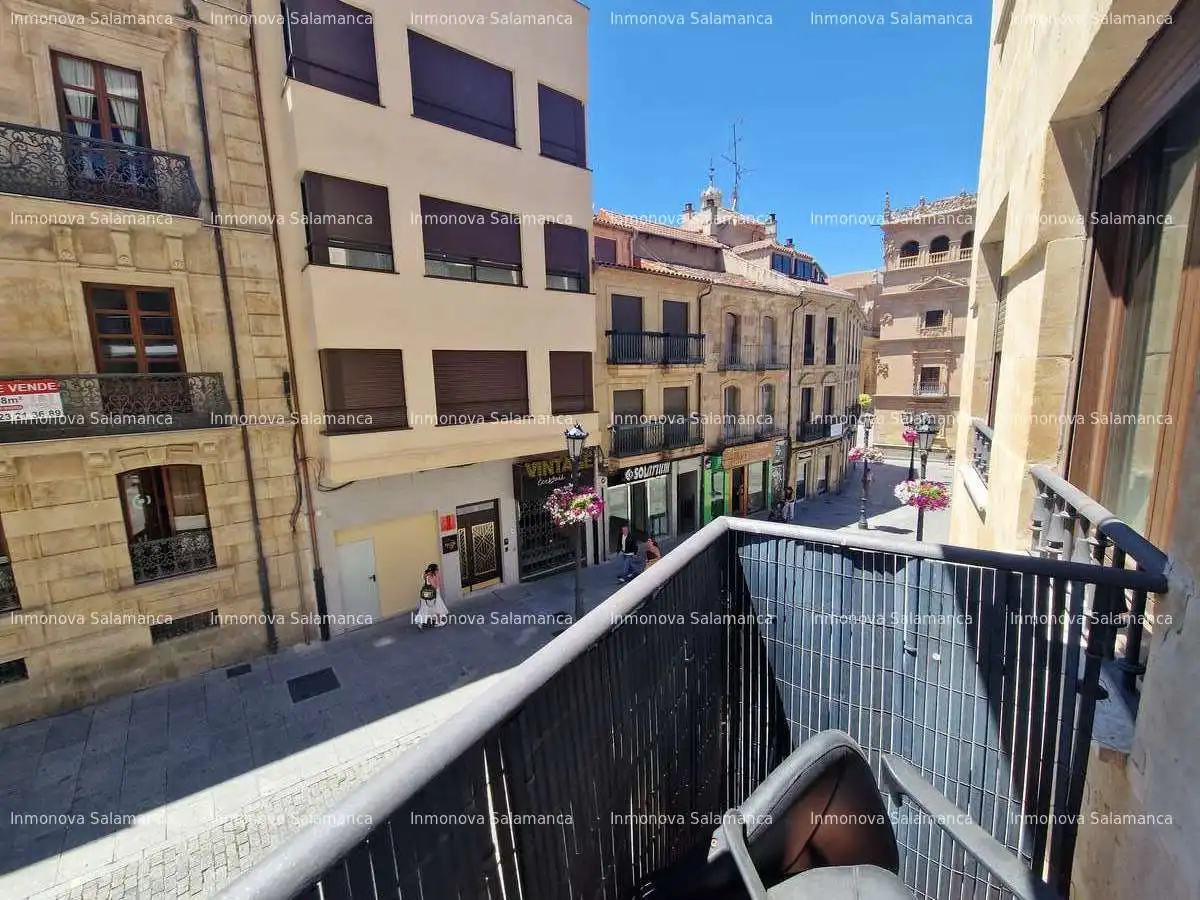 Vista exterior de Piso de alquiler en Salamanca con Calefacción, Amueblado y Horno