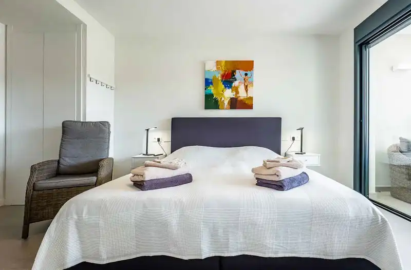 Schlafzimmer von Haus oder Chalet zum Verkauf in Marbella mit Klimaanlage, Heizung und Privatgarten