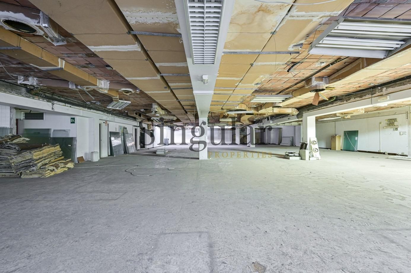 Premises for sale in  Barcelona Capital