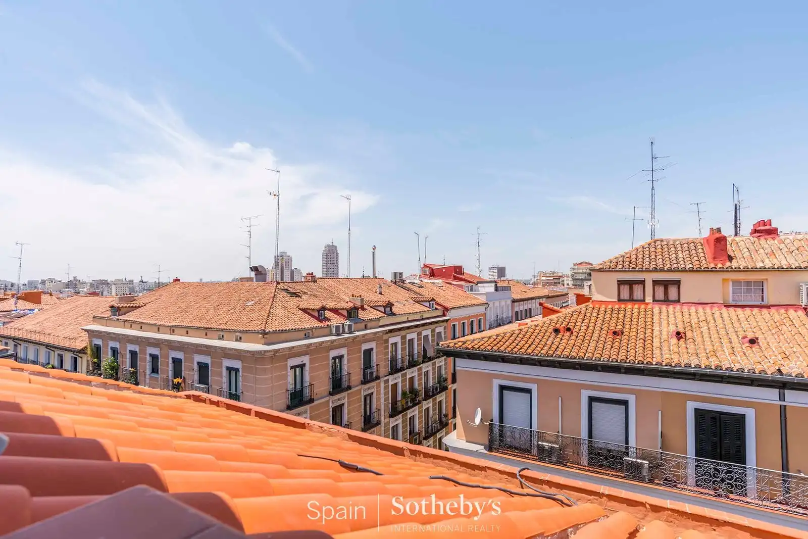 Außenansicht von Wohnungen zum Verkauf in Madrid mit Klimaanlage und Heizung