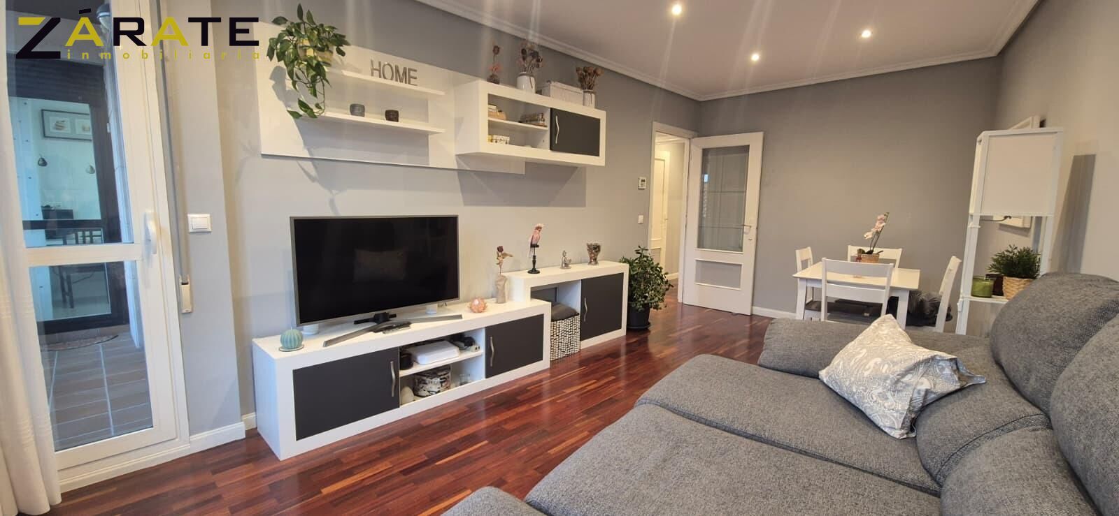 Living room of Flat for sale in Bilbao   with Heating, Parquet flooring and Terrace