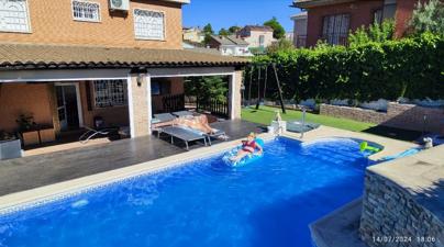 Piscina de Casa o xalet en venda en Casarrubios del Monte amb Aire condicionat, Calefacció i Jardí privat