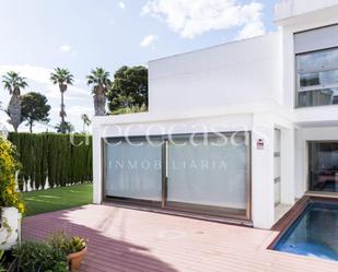Vista exterior de Casa o xalet de lloguer en Paterna amb Aire condicionat, Calefacció i Jardí privat