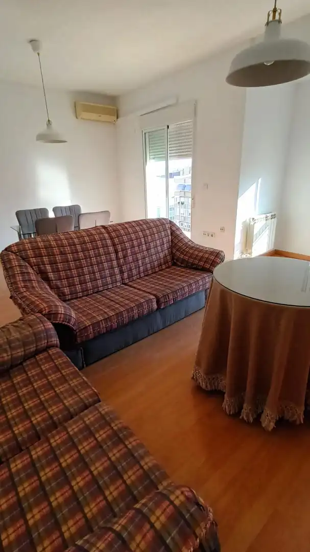 Sala de estar de Piso de alquiler en Granada con Aire acondicionado, Calefacción y Amueblado