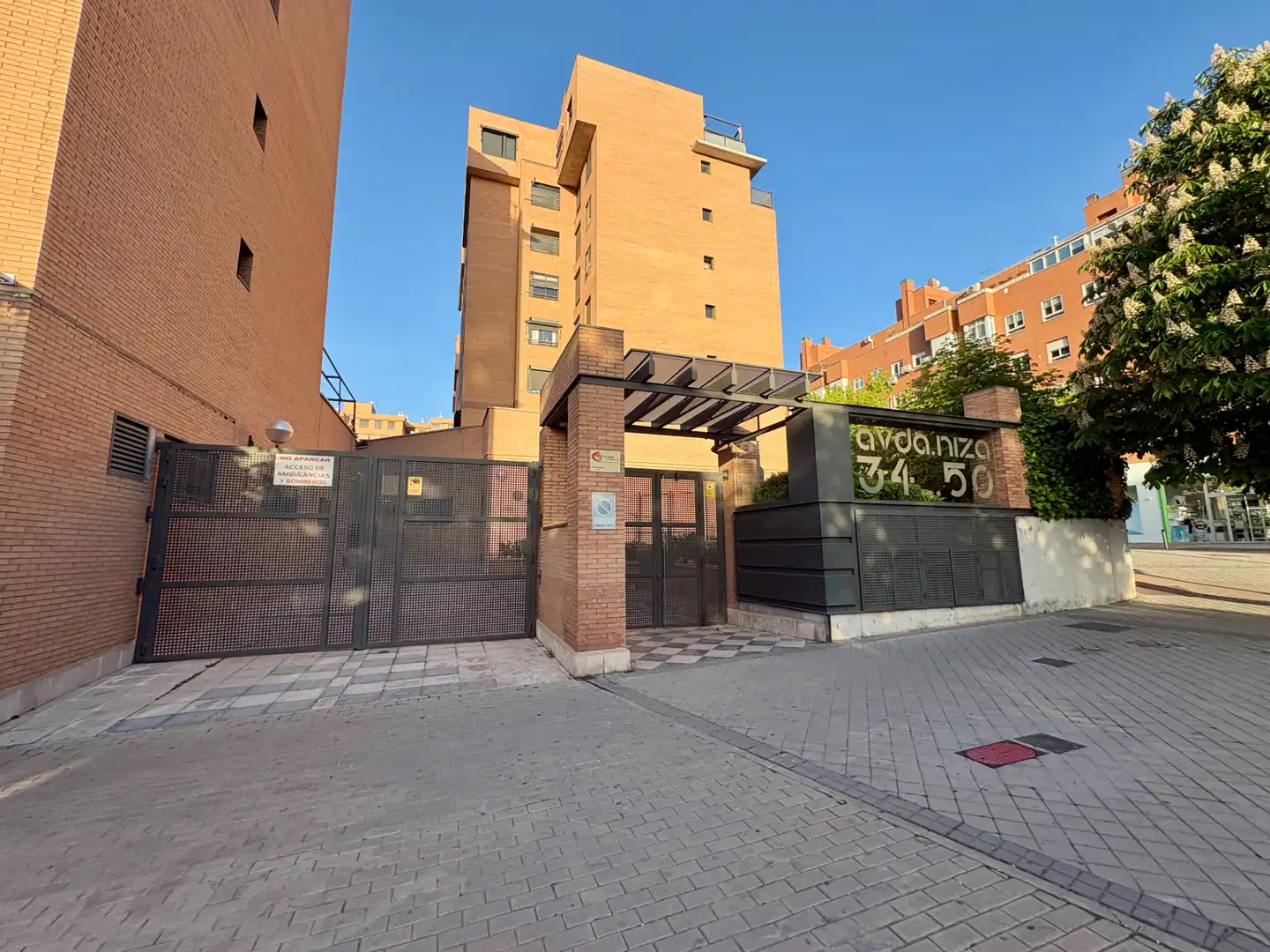 Vista exterior de Piso en venta en Madrid con Aire acondicionado, Calefacción y Parquet