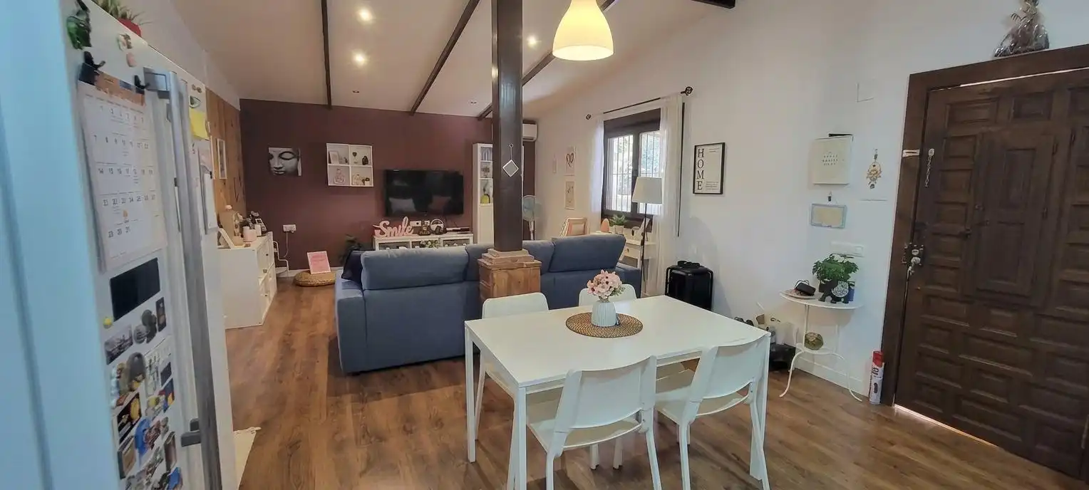 Sala d'estar de Finca rústica en venda en Pizarra amb Aire condicionat, Calefacció i Piscina