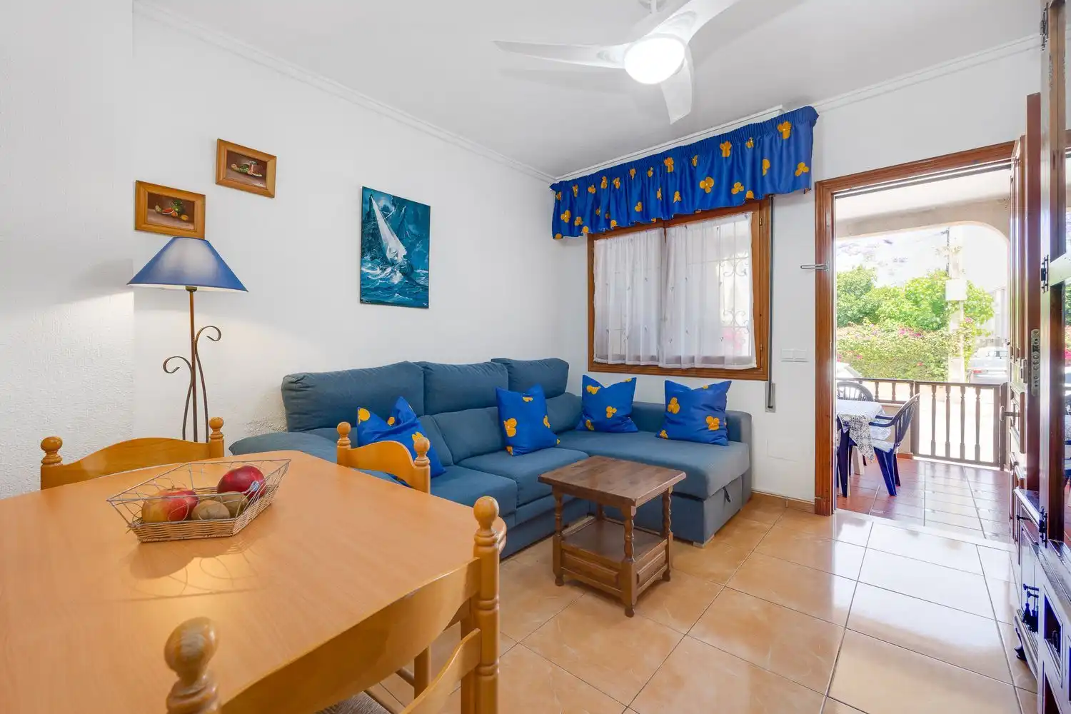 Wohnzimmer von Einfamilien-Reihenhaus zum Verkauf in Torrevieja mit Terrasse, Balkon und Gemeinschaftspool