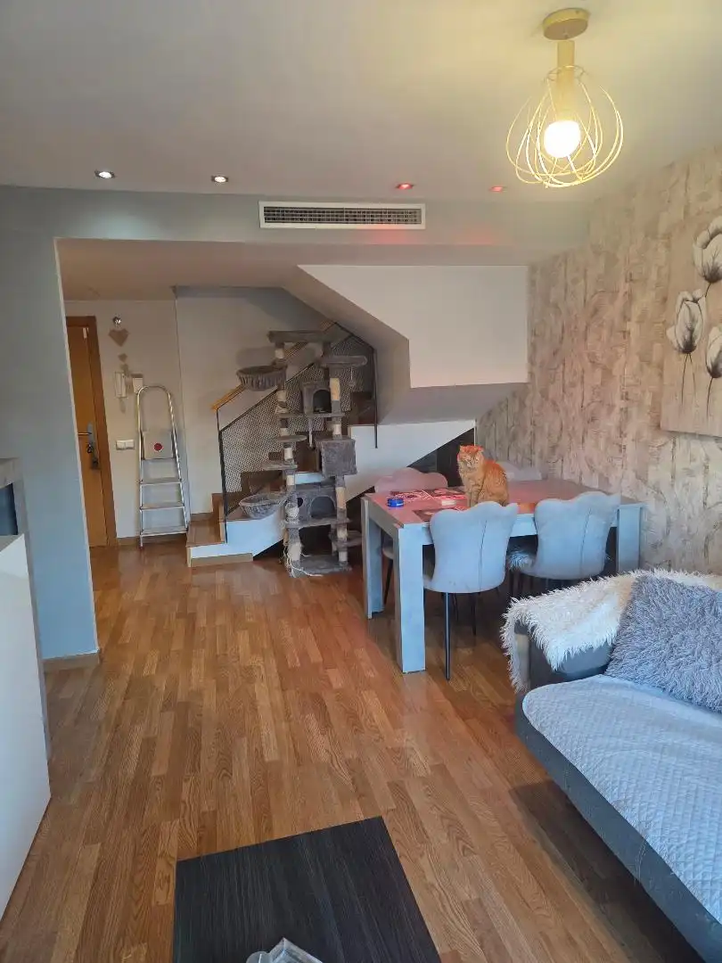 Maisonette zum Verkauf in Sabadell mit Klimaanlage, Heizung und Parkett