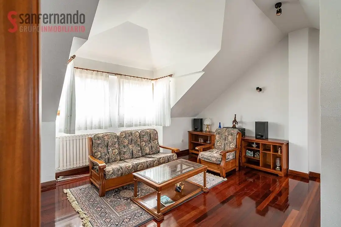 Sala de estar de Casa o chalet en venta en Penagos con Calefacción, Jardín privado y Parquet