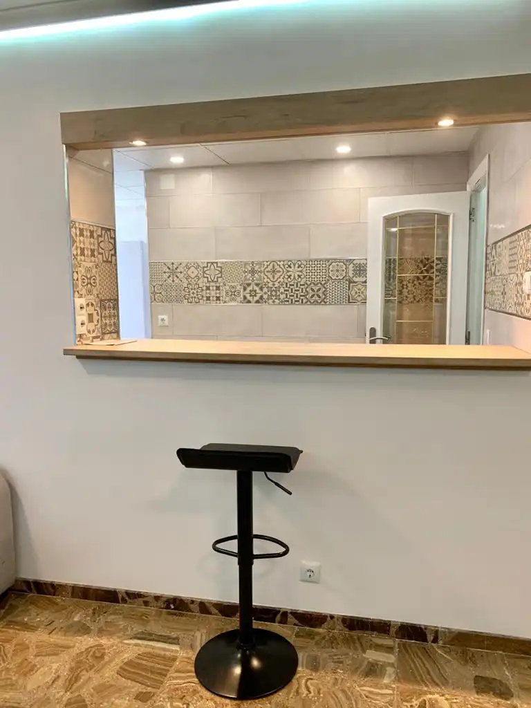 Cuina de Apartament en venda en Alicante / Alacant amb Aire condicionat, Terrassa i Moblat