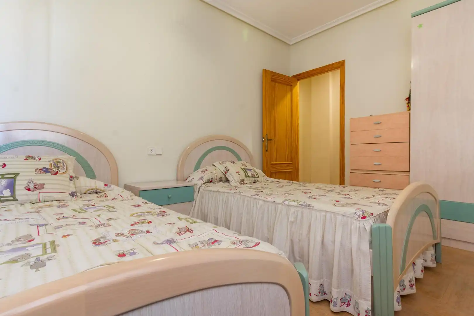 Habitación de Apartamento de alquiler en Los Montesinos con Aire acondicionado y Terraza