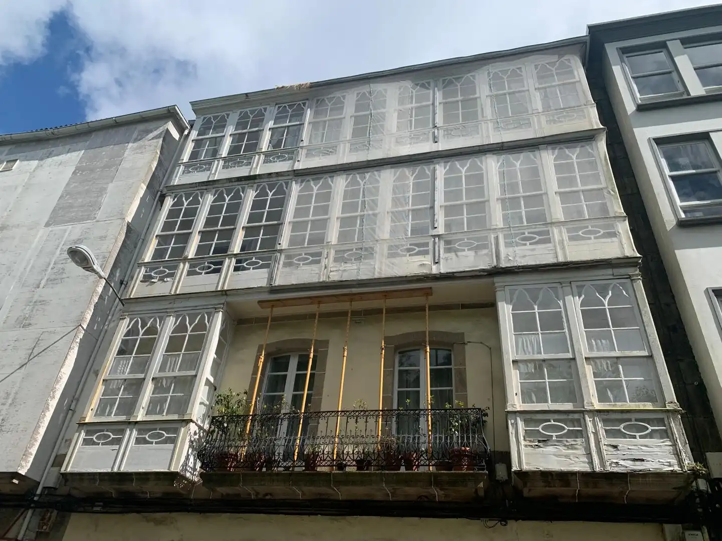 Vista exterior de Edifici en venda en Ferrol