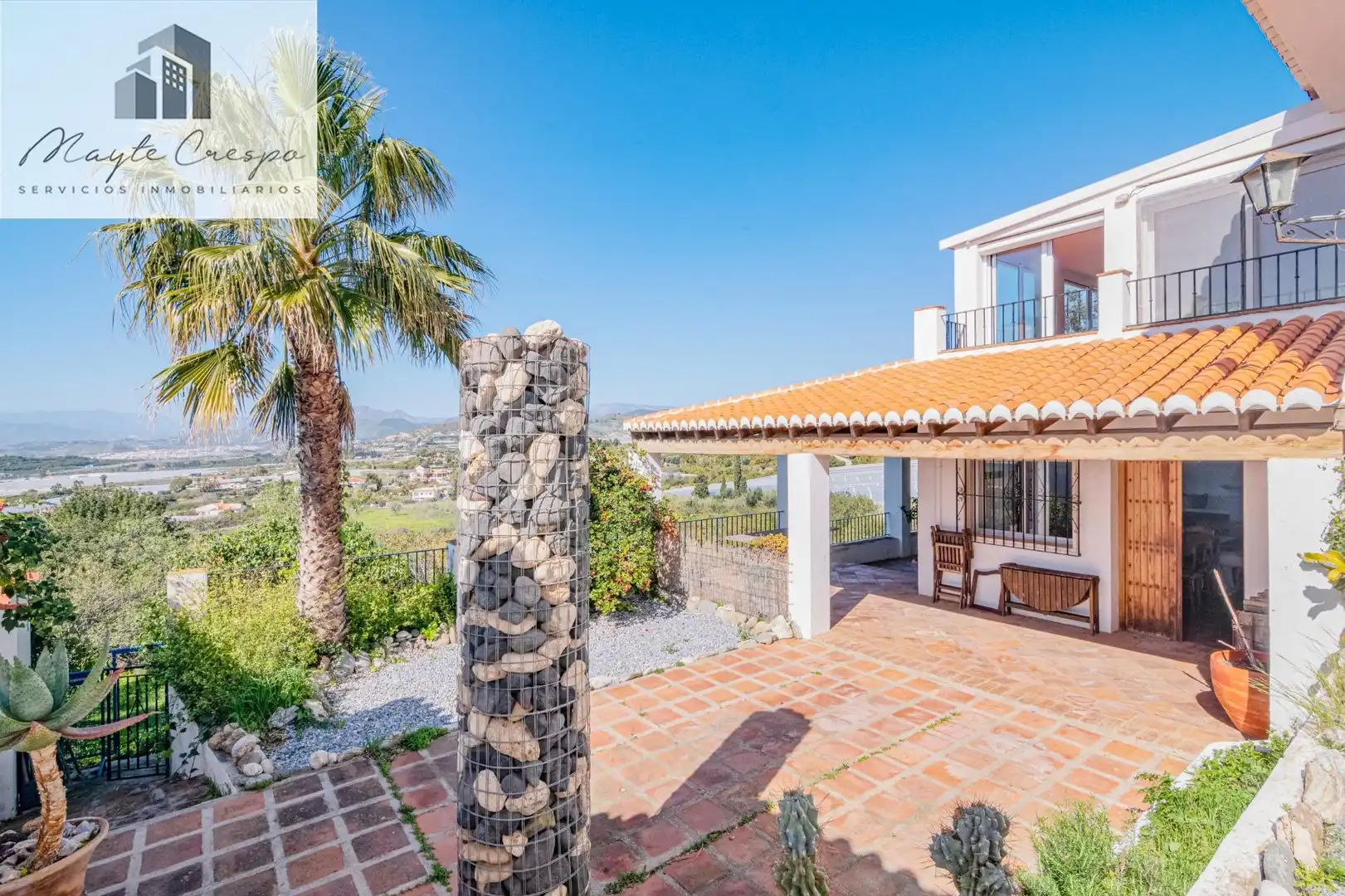 Detached house with pool for sale in Calle alcubillas 44