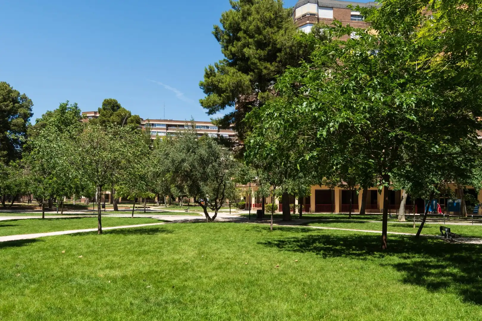 Piso en venta en Avenida ALIERTA, CESAREO, 42, Parque Miraflores