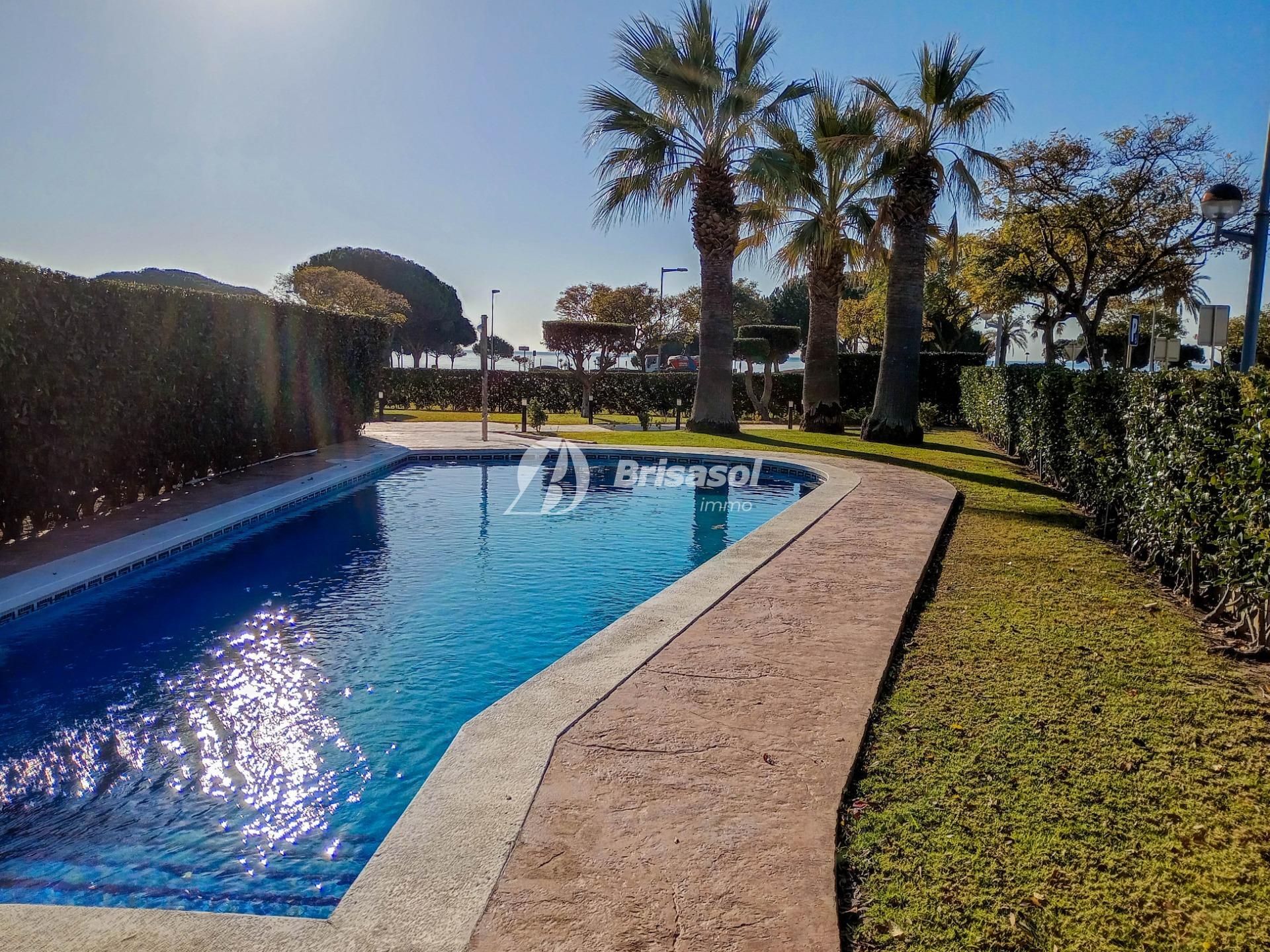 Swimming pool of Flat for sale in Cambrils  with Air Conditioner, Heating and Private garden